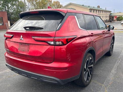 Used 2022 Mitsubishi Outlander ES image 3