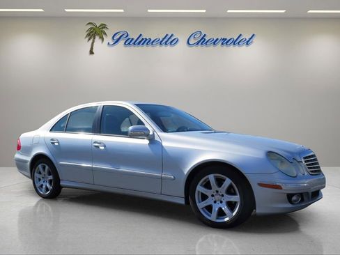 Used 2008 Mercedes-Benz E 350 4MATIC Sedan image 1