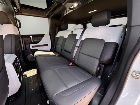 Used 2025 GMC Hummer EV 3X AWD/4WD image 23