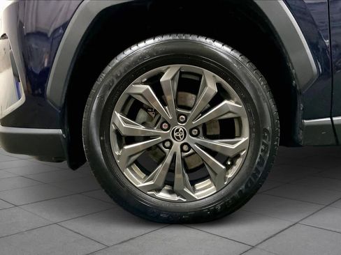 Used 2023 Toyota RAV4 XLE Premium image 11