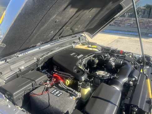 Used 2018 Jeep Wrangler Unlimited Sport S image 12