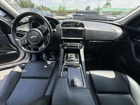 Used 2020 Jaguar F-PACE Premium AWD/4WD image 31