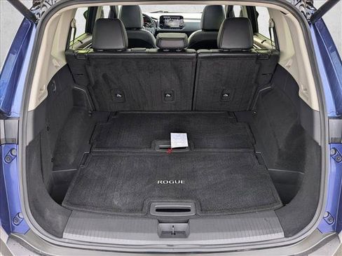 Used 2023 Nissan Rogue SL w/ SL Premium Package image 6