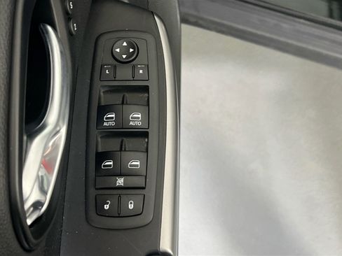 Used 2022 Jeep Cherokee Limited w/ Mopar Interior Package image 17