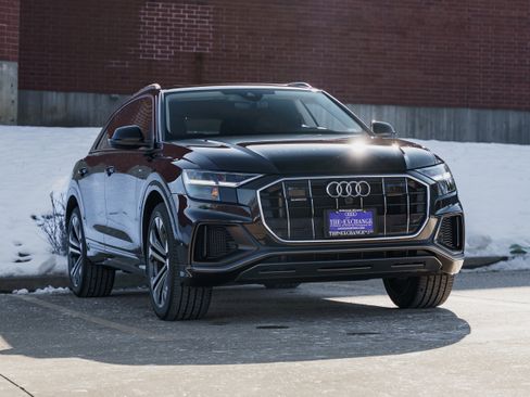 Used 2022 Audi Q8 Premium Plus w/ Premium Plus Package image 1