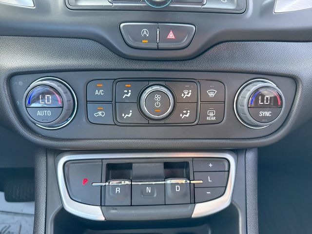 Used 2024 GMC Terrain SLE w/ Driver Convenience Package FWD image 19