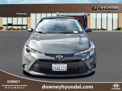 Used 2025 Toyota Corolla LE image 2