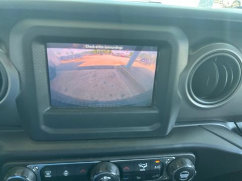 Used 2022 Jeep Wrangler Sport AWD/4WD image 14