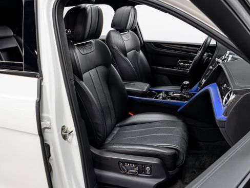 Used 2020 Bentley Bentayga Design Series image 20
