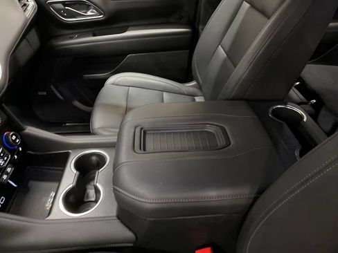 Used 2024 Chevrolet Tahoe Z71 w/ Luxury Package AWD/4WD image 18