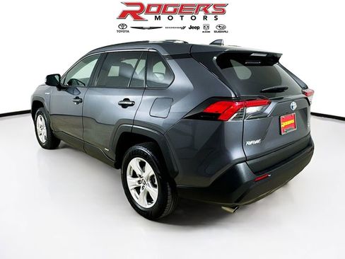 Certified 2021 Toyota RAV4 XLE w/ Convenience Package image 6
