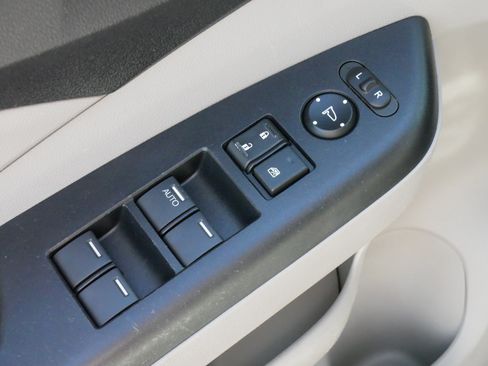 Used 2012 Honda CR-V LX image 19