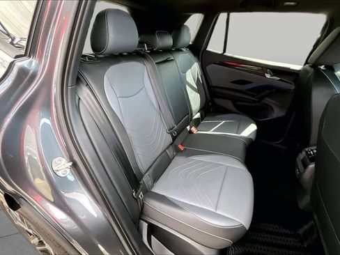 Used 2025 Volkswagen Tiguan SE R-Line FWD image 20