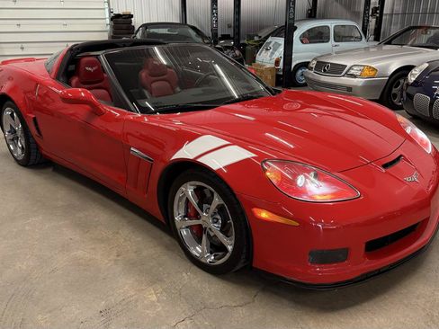 Used 2013 Chevrolet Corvette Grand Sport w/ 2LT Preferred Equipment Group RWD image 13