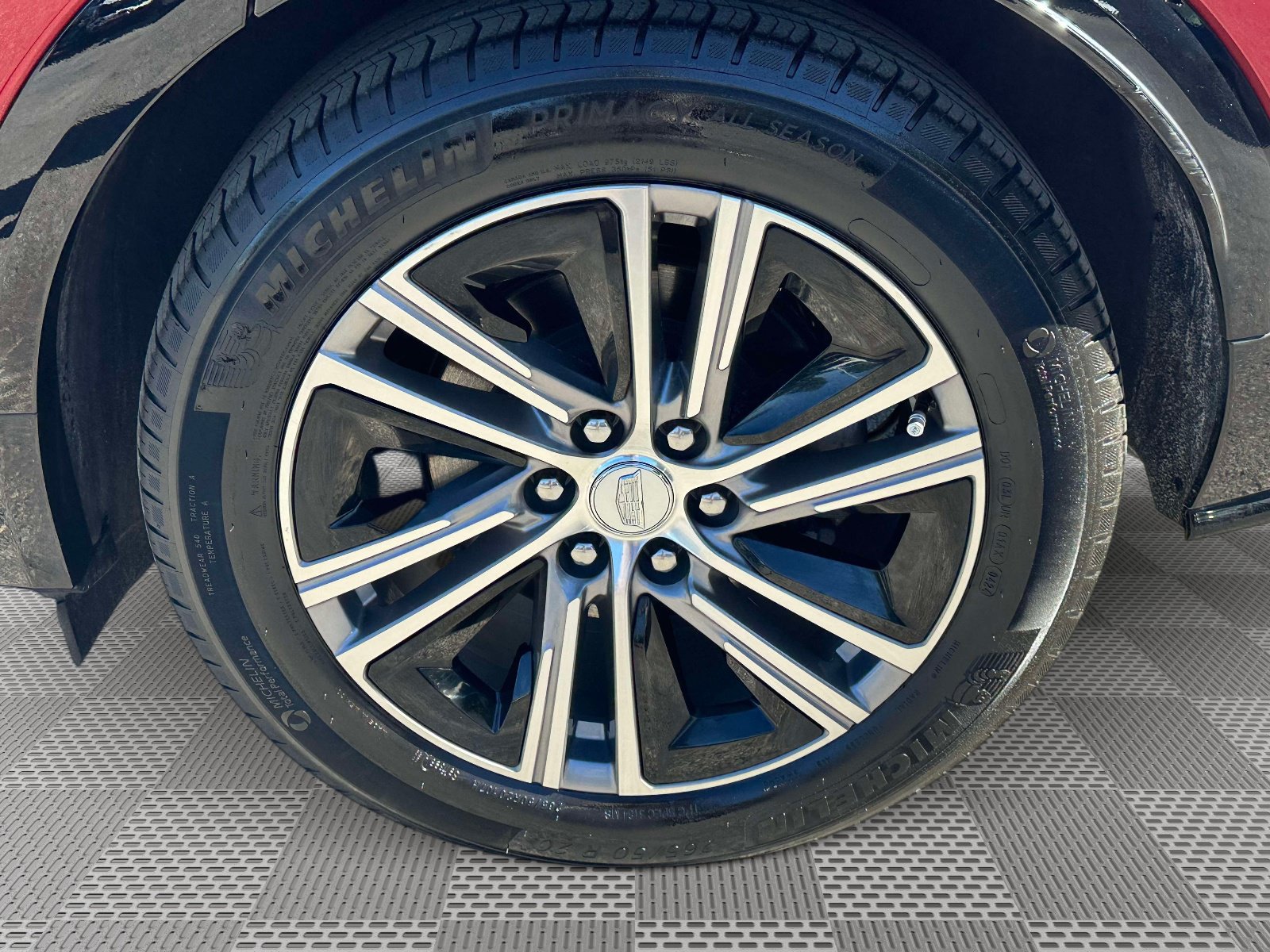 Certified 2024 Cadillac Lyriq Luxury AWD/4WD image 33