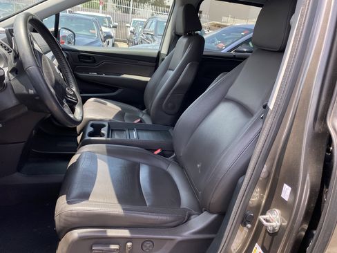 Used 2018 Honda Odyssey EX-L image 11
