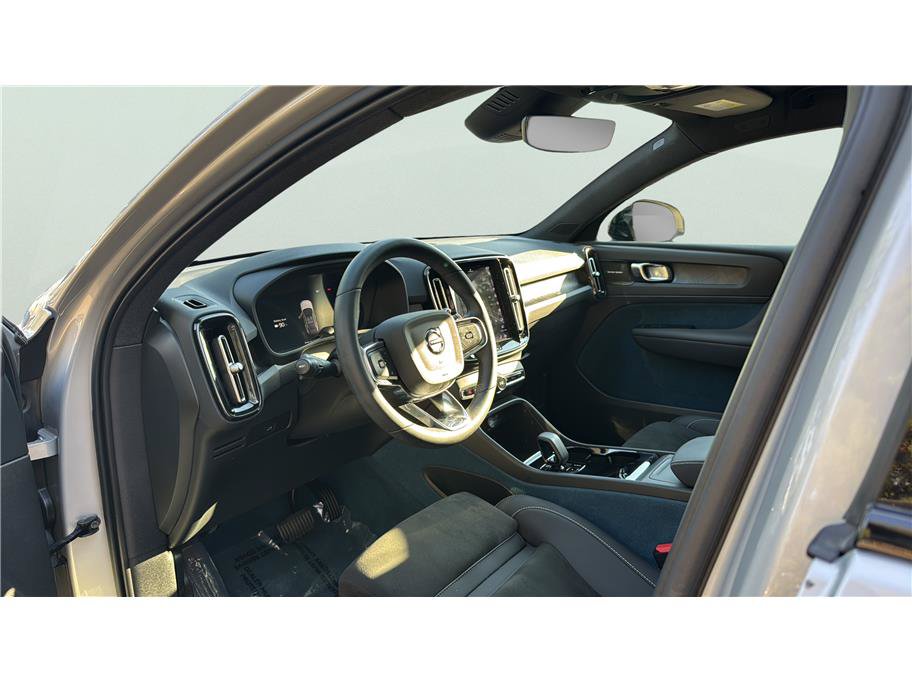 Used 2023 Volvo C40 P8 Recharge Ultimate AWD/4WD image 9
