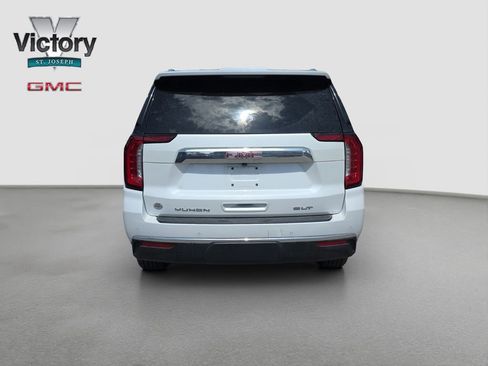 Used 2024 GMC Yukon XL SLT w/ SLT Luxury Package AWD/4WD image 16