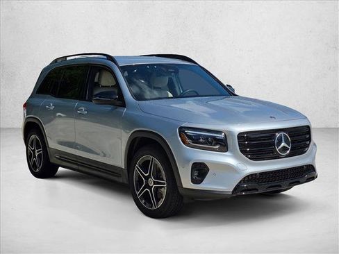 Used 2026 Mercedes-Benz GLB 250 image 3