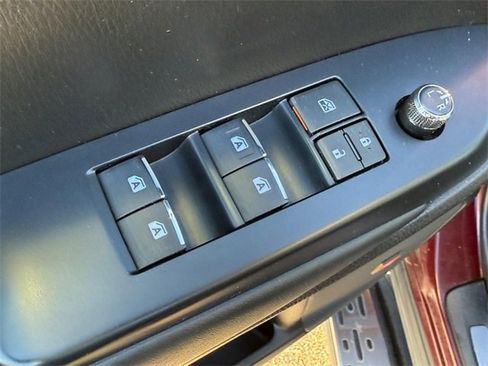 Used 2018 Toyota Highlander Limited image 15