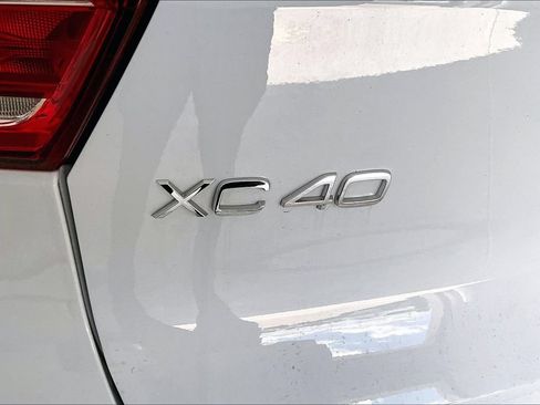 Used 2026 Volvo XC40 B5 Plus AWD/4WD image 40