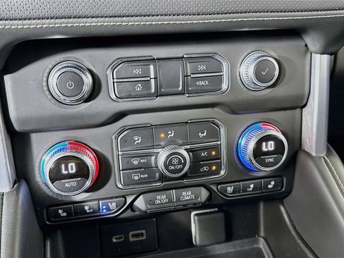Used 2021 GMC Yukon SLT AWD/4WD image 19