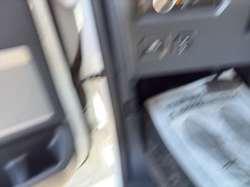 Used 2024 Ford F350 Lariat image 13