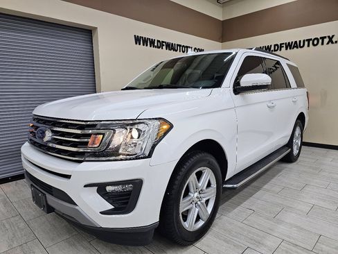 Used 2020 Ford Expedition XLT w/ Equipment Group 202A image 2