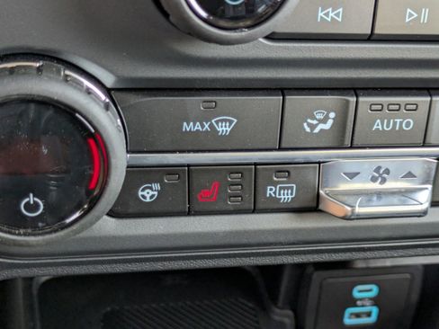 New 2025 Ford Bronco Badlands image 28