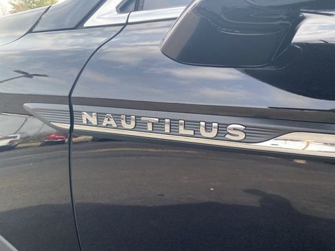 Used 2020 Lincoln Nautilus FWD w/ Equipment Group 101A image 41