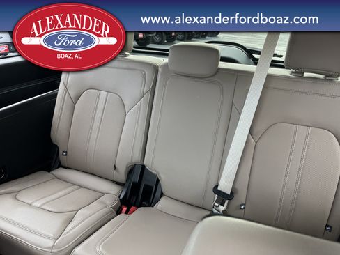 Used 2024 Ford Expedition Limited image 20