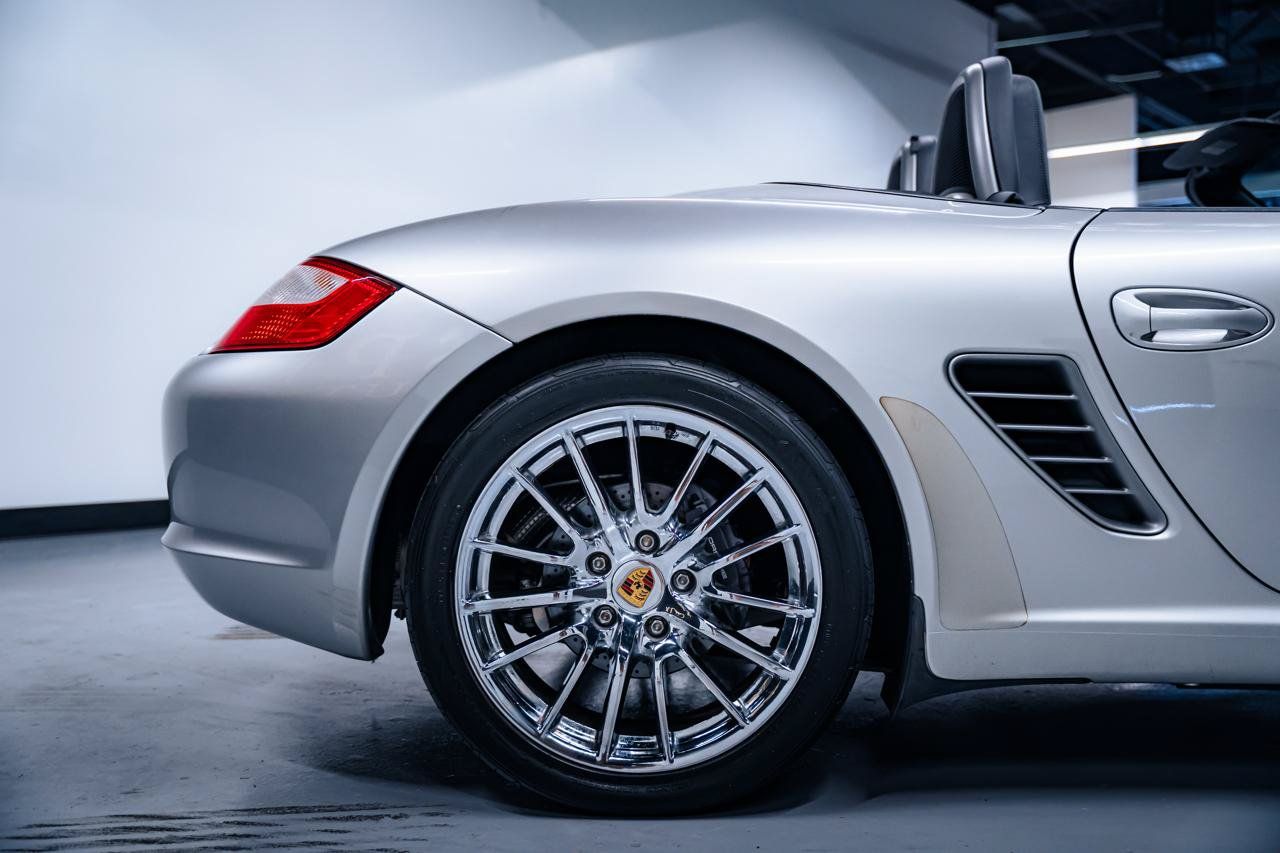 Used 2005 Porsche Boxster RWD image 38