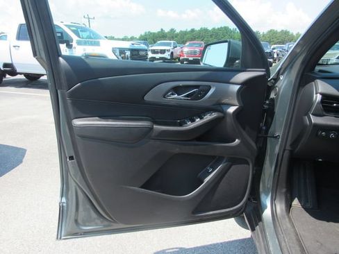 Used 2023 Chevrolet Traverse LT AWD/4WD image 7