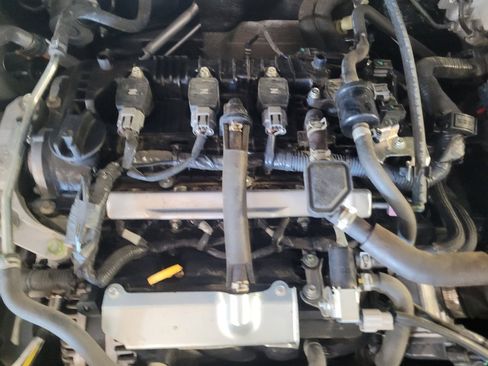 Used 2025 Nissan Versa SV FWD image 30