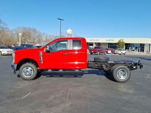 New 2026 Ford F350 XL w/ XL Chrome Package image 25