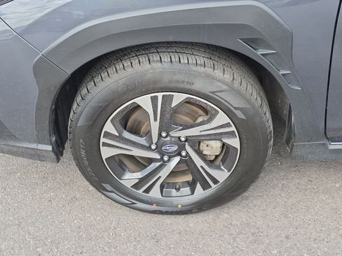 Used 2025 Subaru Crosstrek 2.5i Premium AWD/4WD image 14