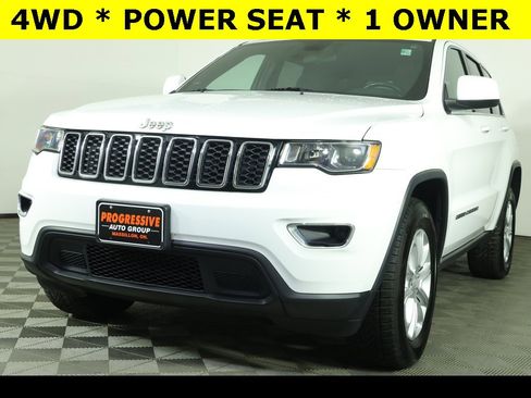 Used 2021 Jeep Grand Cherokee Laredo image 1