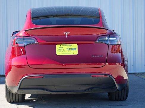 Used 2024 Tesla Model Y Performance image 11