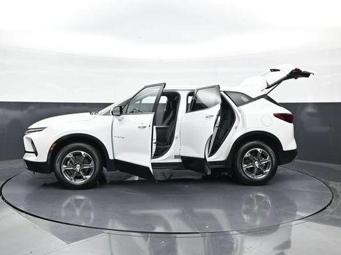 Used 2025 Chevrolet Blazer LT FWD image 49
