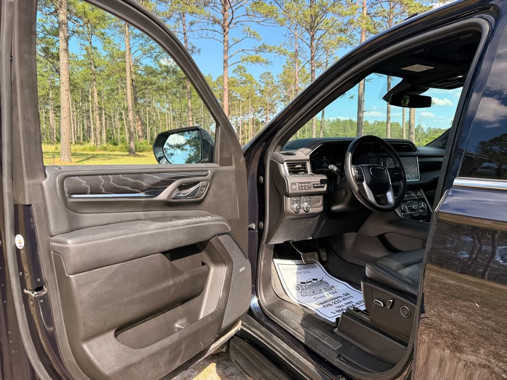 Used 2023 GMC Yukon Denali w/ LPO, Floor Liner Package AWD/4WD image 11