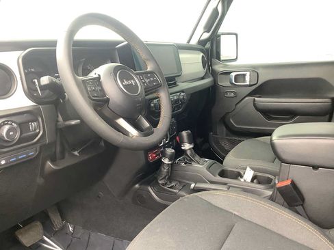 Used 2024 Jeep Wrangler Unlimited AWD/4WD image 3