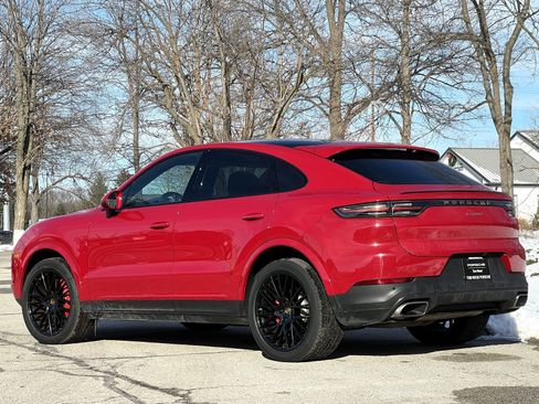 Certified 2023 Porsche Cayenne Coupe image 3