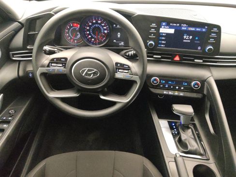 Used 2023 Hyundai Elantra SEL FWD image 22