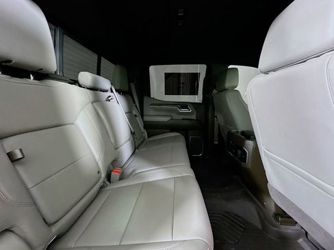 Used 2023 Chevrolet Silverado 1500 LTZ image 11