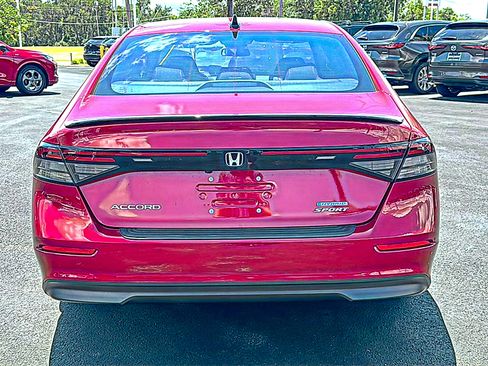 Used 2024 Honda Accord Sport image 7
