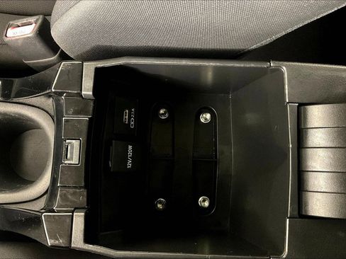 Used 2021 Toyota Corolla LE FWD image 16