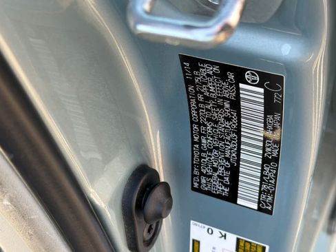 Used 2015 Toyota Prius Five FWD image 26