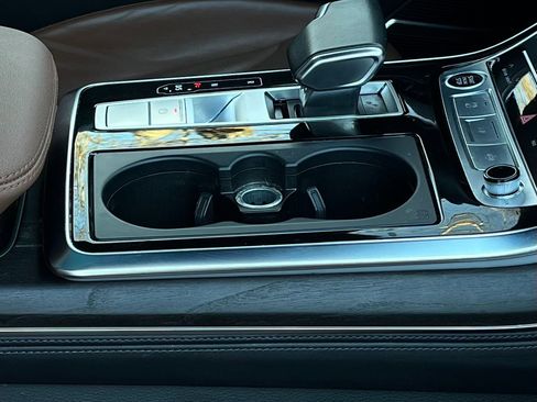 Used 2023 Audi Q8 Prestige image 35