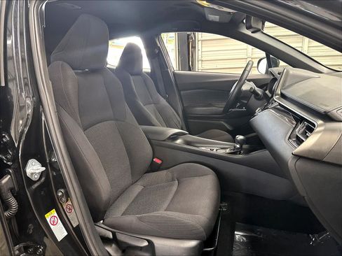Used 2018 Toyota C-HR XLE FWD image 27