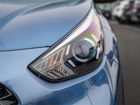 Certified 2022 Kia Niro EX Premium image 10